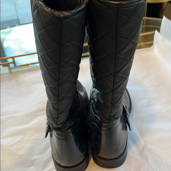 Boots - Picture 6 of 8